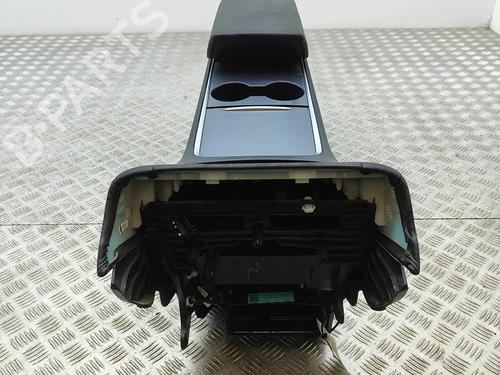 Used Middle console Middle console TESLA MODEL Y (5YJY) EV Performance All-wheel Drive (534 hp) 33798365 33798365