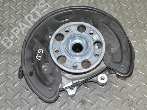 Used Right rear steering knuckle Right rear steering knuckle MERCEDES-BENZ C-CLASS (W205) C 250 BlueTEC / d (205.008, 205.006) (204 hp) 33359873 33359873