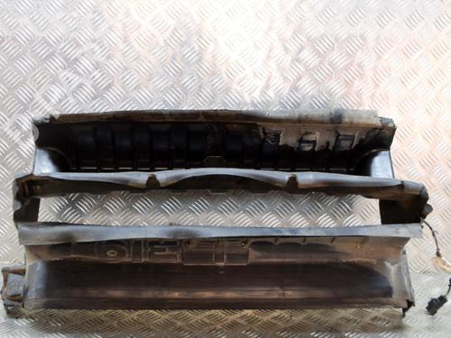 Grille LAND ROVER DISCOVERY III (L319) 2.7 TD 4x4 | BP14630800C40 