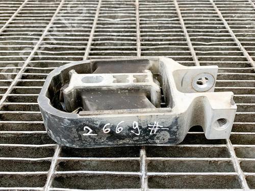 gearbox-mount-volvo-v40-hatchback-525-t3-31359652-2012-2013-2014-2015-2016-2017-2018-2019-6763773 main image