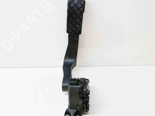 Używane Pedał VW PHAETON (3D1, 3D2, 3D3, 3D4, 3D6, 3D7, 3D8, 3D9) 5.0 V10 TDI 4motion (313 hp) 8352434