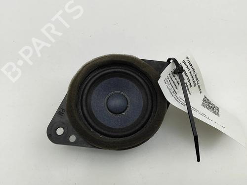 speaker-toyota-prius-_w6_-2023-27794243 main image