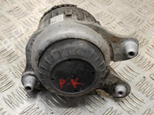 Used Engine mount Engine mount MERCEDES-BENZ C-CLASS (W205) C 200 BlueTEC / d (205.037) (136 hp) 8843016 8843016