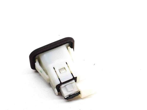 Switch PEUGEOT 3008 II SUV (MC_, MR_, MJ_, M4_) 1.2 THP/ PureTech 130 (MRHNSM, MRHNSU, MRHNSJ, MRHNYW,... | BP12927813I30 
