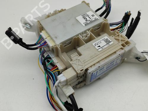 Used Fuse box TOYOTA HILUX VIII Pickup (_N1_) 2.8 TD 4WD (GUN126) (204 hp) 27798159