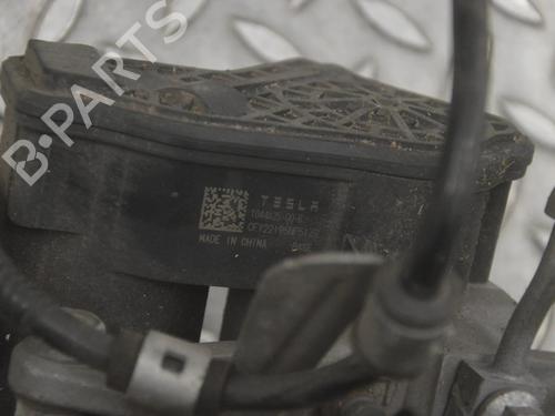 Left rear brake caliper TESLA MODEL Y (5YJY) EV Performance All-wheel Drive | BP30250893M107