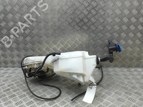 Used Windscreen washer tank Windscreen washer tank VOLVO V60 II (225) B6 Mild-Hybrid AWD (299 hp) 33392530 33392530