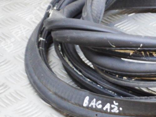 Rubber door seal TESLA MODEL X (5YJX) P100D AWD | BP15376430C142