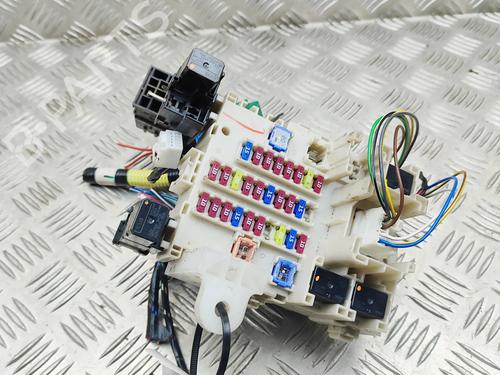 Used Fuse box Fuse box 38961619 38961619