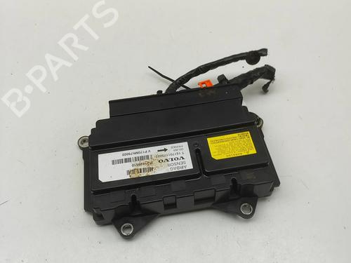Used ECU airbags VOLVO V40 Cross Country (526) D2 (120 hp) 32119542