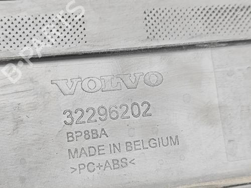 Tailgate trim VOLVO C40 (539) Recharge AWD | BP30544771C151 