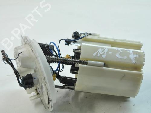 Used Fuel pump MERCEDES-BENZ C-CLASS (W204) C 250 CDI (204.003) (204 hp) 9881033