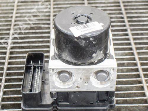 Used ABS pump VOLVO V40 Hatchback (525) T3 (152 hp) 6763775