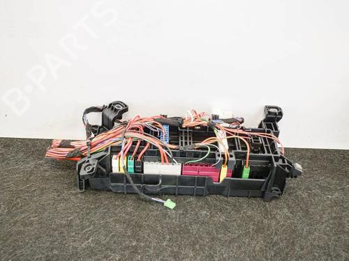 Used Fuse box Fuse box 6743797 6743797