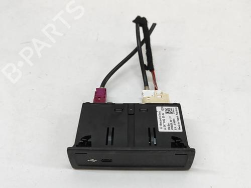 electronic-module-mercedes-benz-cla-c118-2019-28676032 main image