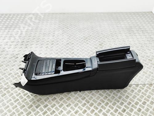 Used Middle console Middle console MERCEDES-BENZ A-CLASS Saloon (V177) A 250 e (177.185) (218 hp) 33383829 33383829