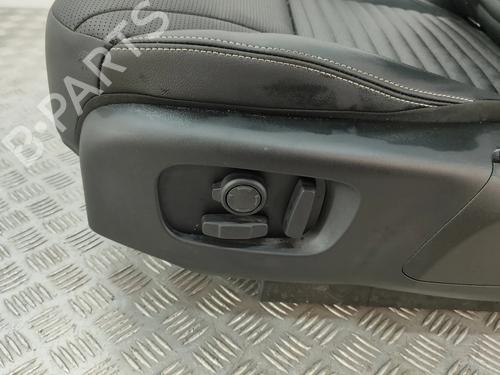 Left front seat LAND ROVER DISCOVERY V (L462) D300 MHEV 4x4 | BP32458964C15