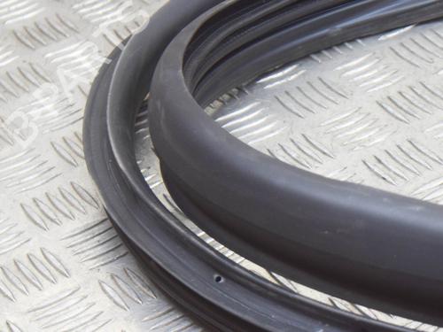 Rubber door seal MASERATI QUATTROPORTE VI 3.0 D | BP14622582C142 