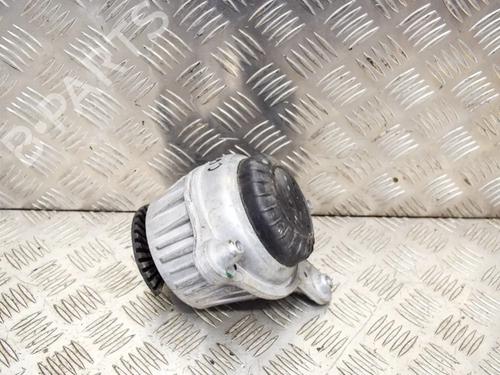 Used Engine mount Engine mount MERCEDES-BENZ C-CLASS Coupe (C205) AMG C 63 (205.386) (476 hp) 9228247 9228247