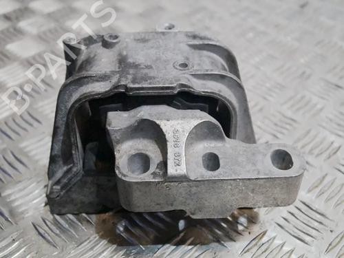 Used Engine mount VW PASSAT B6 Variant (3C5) 2.0 TDI (122 hp) 6717310