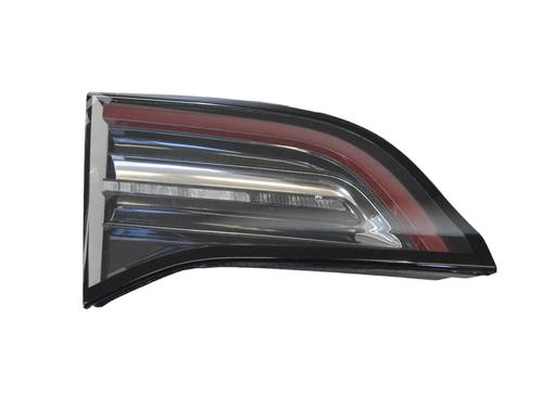 Used Left tailgate light Left tailgate light TESLA MODEL 3 (5YJ3) EV Performance AWD (462 hp) 33366403 33366403