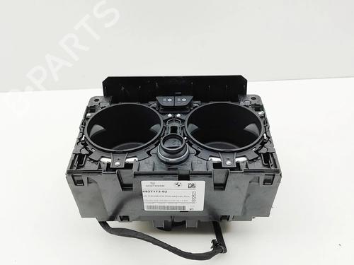 Used Cup/Object holder BMW X7 (G07) xDrive 40 i Mild Hybrid (381 hp) 32269558