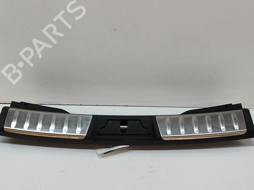 Pynteleist til bakluke JAGUAR F-PACE (X761) 2.0 P400e Plug-in Hybrid (404 hp) 28275549