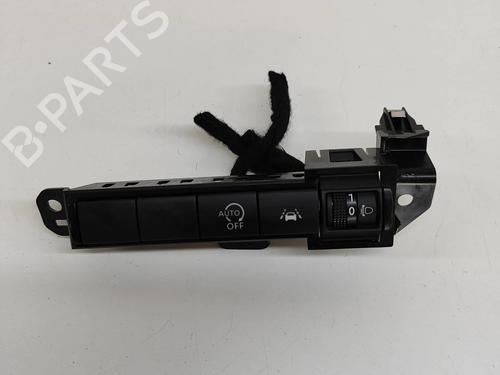 switch-nissan-qashqai-iii-j12-2021-27786905 main image