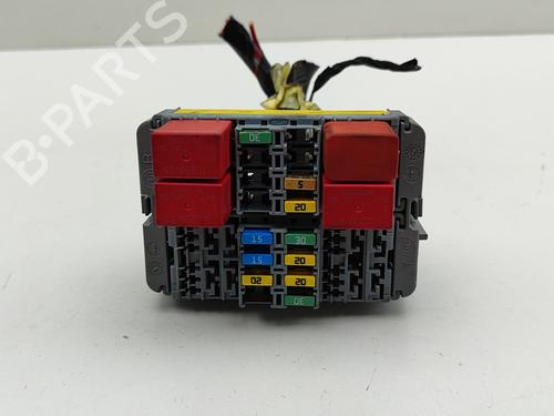 Used Fuse box PEUGEOT BOXER Van 2.2 HDi 110 (110 hp) 28564026
