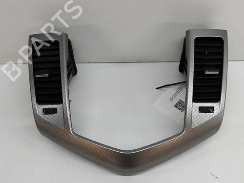 Used Air vent CHEVROLET CRUZE (J300) 2.0 CDI (125 hp) 25787307
