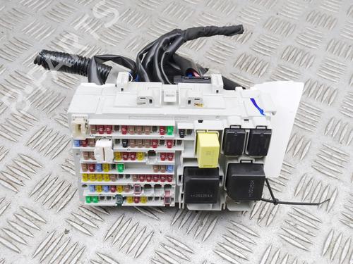 Used Fuse box Fuse box 39381046 39381046