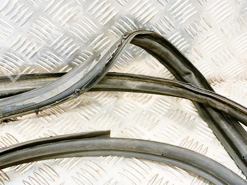 Rubber door seal TESLA MODEL X (5YJX) P90D AWD | BP14610791C142 