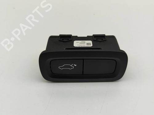 switch-volvo-v60-ii-225-2018-33371517 main image