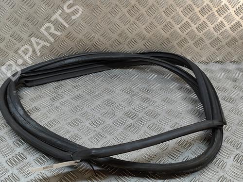 Gumowa uszczelka drzwi ASTON MARTIN DB7 Vantage 3.2 7784317
