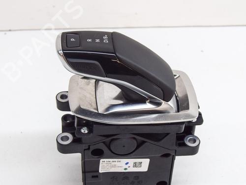Used Gear lever PEUGEOT 2008 II (UD_, US_, UY_, UJ_, UR_, UC_) e-2008 (UKZKXZ) (136 hp) 27764310