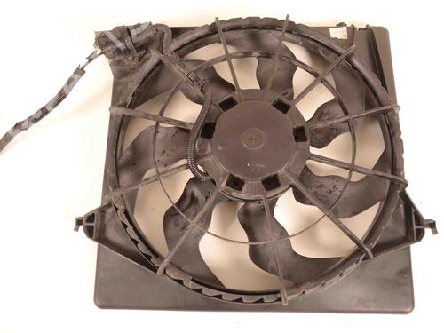Used Radiator fan HYUNDAI SANTA FÉ II (CM) 2.2 CRDi (197 hp) 30231461