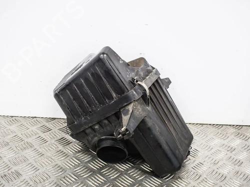 Used Air filter box SUZUKI GRAND VITARA II (JT, TE, TD) 1.9 DDiS All-wheel Drive (JT419, TD44, JB419WD, JB419XD,... (129 hp) 6744079