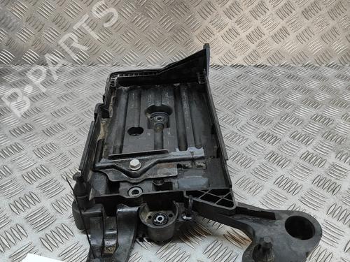 Used Support Support VW PASSAT B8 (3G2, CB2) 2.0 TDI (150 hp) 23946517 23946517