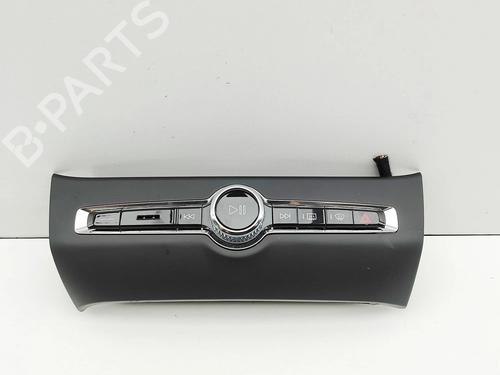 switch-volvo-v60-ii-225-2018-33382794 main image