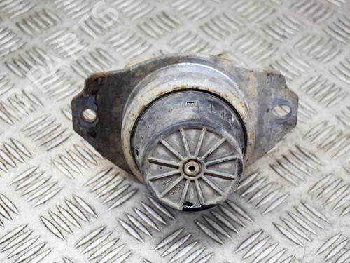 Used Engine mount Engine mount LAND ROVER RANGE ROVER SPORT I (L320) 3.0 D 4x4 (211 hp) 9228481 9228481