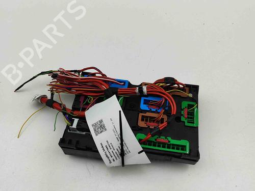 Used Fuse box BMW X7 (G07) xDrive M 50 d (400 hp) 28562992