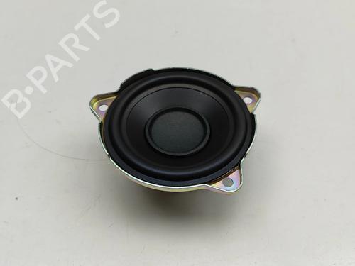 speaker-jaguar-f-pace-x761-2015-33376067 main image