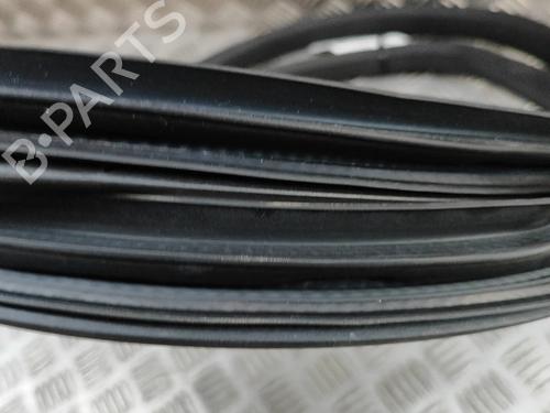 Gummiliste INFINITI Q30 1.6 | BP28564101C142 