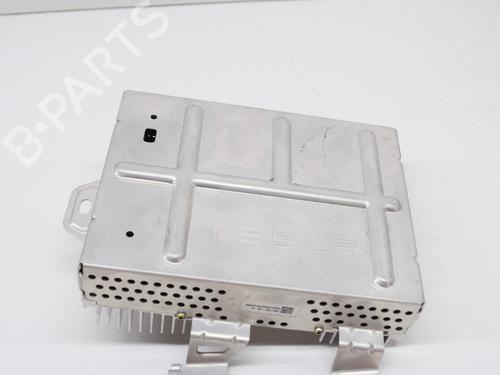 Elektronische module TESLA MODEL Y (5YJY) EV Performance All-wheel Drive (462 hp) 28547798