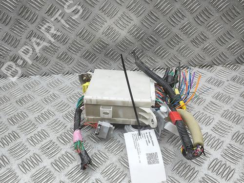Used Fuse box Fuse box 37698069 37698069
