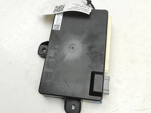 Electronic module TESLA MODEL X (5YJX) P100D AWD | BP33661820M83 - Image 3
