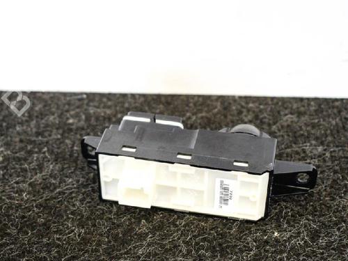 Switch PEUGEOT 208 I (CA_, CC_) 1.2 VTI 82 | BP6742952I30 