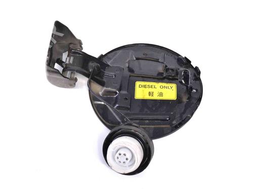 Fuel flap SUZUKI GRAND VITARA II (JT, TE, TD) 1.9 DDiS All-wheel Drive (JT419, TD44, JB419WD, JB419XD,... | BP30217314C131