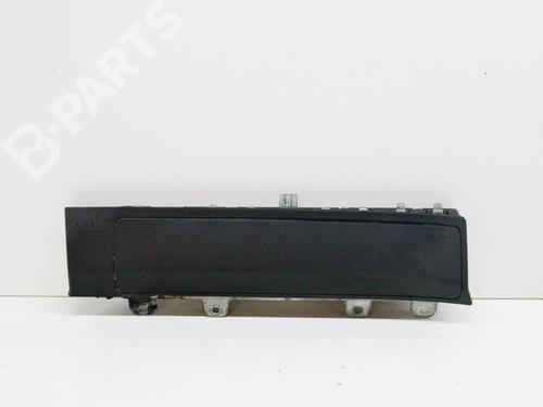 Used Knee airbag Knee airbag MERCEDES-BENZ A-CLASS (W176) A 180 (176.042) (122 hp) 10070663 10070663