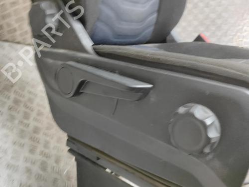 Right front seat IVECO DAILY VI Platform/Chassis 35S21, 35C21, 40C21, 45C21, 50C21, 60C21, 65C21, 70C21 | BP31902842C16